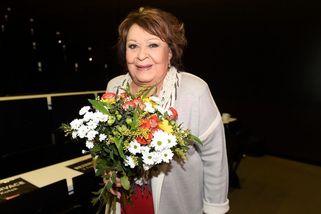 Polibky Jiřiny Bohdalové: Kdo neunikl vřelé náklonnosti herečky? - Proženy.cz